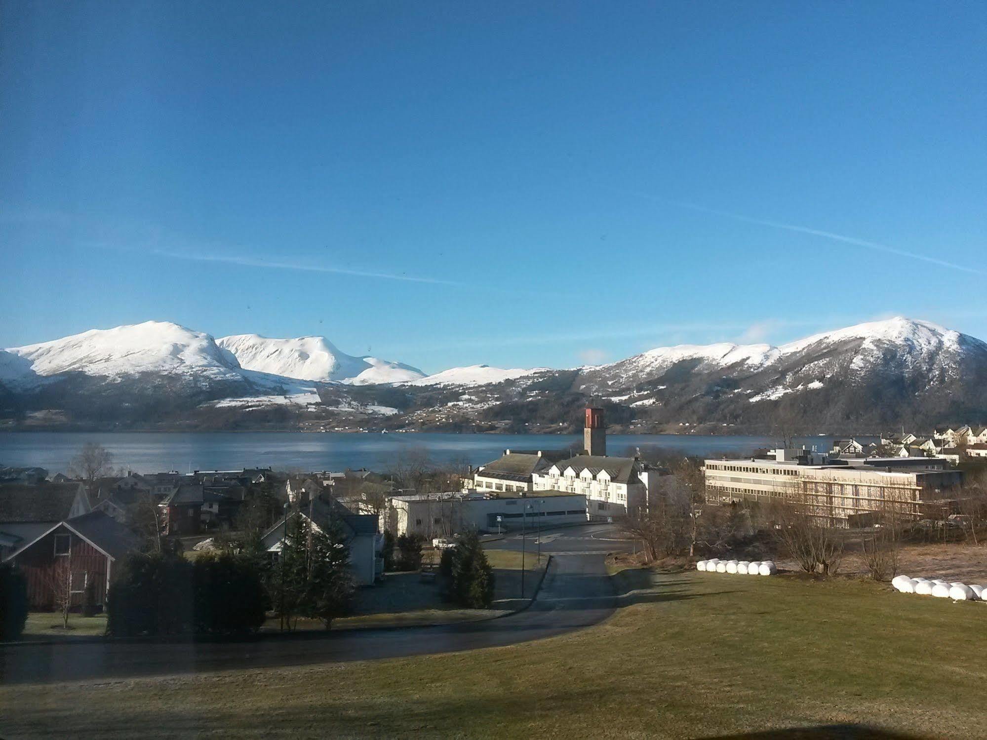 Volda Turisthotell Zewnętrze zdjęcie